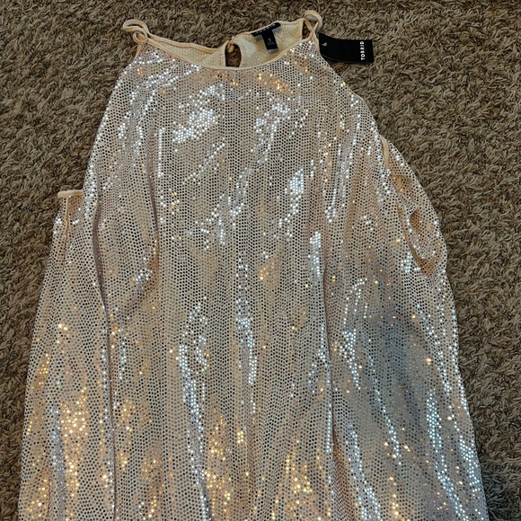 NWT Torrid womens size 5/5x sparkly gold high neck flowy loose tanktop - Picture 1 of 6